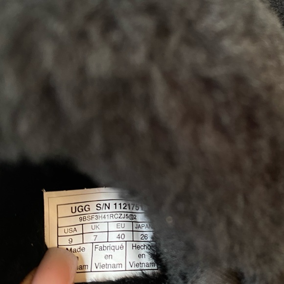 Womens UGG slippers - Picture 8 of 10